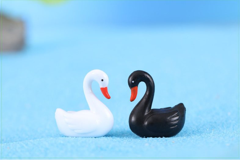 Pot Bonsai Fairy Garden Black White Swan Miniature Figurine Cartoon Love Ducks Decoration Mini Terrariums Fairy Garden Animals Statue Home Desk Kids Room Ornaments - 描述图 6