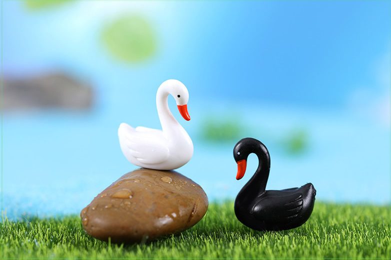 Pot Bonsai Fairy Garden Black White Swan Miniature Figurine Cartoon Love Ducks Decoration Mini Terrariums Fairy Garden Animals Statue Home Desk Kids Room Ornaments - 描述图 9