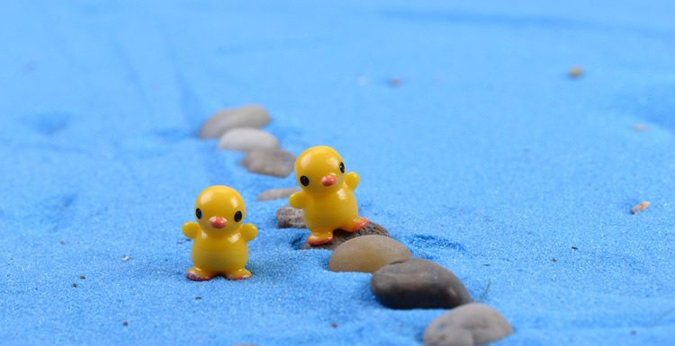 Cute Fairy Garden Duck Resin Animals Figurine Micro Moss Landscape Fairy Garden Home Decor Doll House Ornaments Miniature Craft Diy Container Accessories Wholesale Supplies - 描述图 1