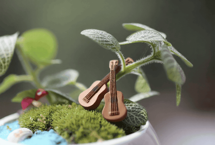 Moss Fairy Garden Micro Landscape Miniature Garden Landscaping Fairy Garden Decoration Fairy Garden Accessories Mini Emulational Guitar Piano Diy Decorate - 描述图 1