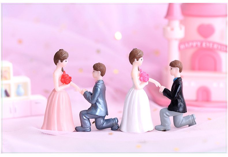 Propose Marriage Lover Figurines Wedding Doll Miniatures Couple Models Diy Pvc Craft Ornament Garden Decoration - 描述图 2