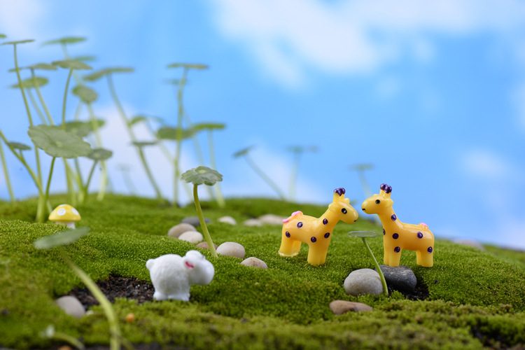 Moss Fairy Garden Micro Landscape Miniature Garden Fairy Garden Decoration Fairy Garden Accessories Adorable Version Cartoon Lovely Yellow Curly Tail Plum Blossom Deer Diy Assemble Wholesale - 描述图 3