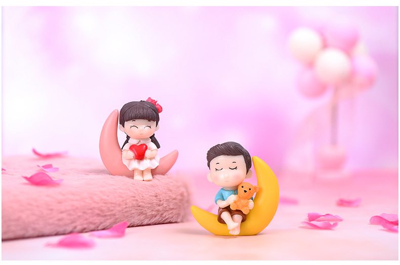 2Pcs Moon Lover Dating Models Boy Girl Miniatures Figurines Couple Fairy Home Garden Wedding Doll Decoration Girl Oy Gift Diy Creative Crafts Keychain Doll - 描述图 1