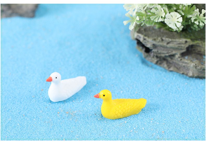 Modeling Animals Yellow Seagull Anime Figure Resin Cartoon Landscape Ornaments Creative Crafts Pendant Materials Figma Gifts - 描述图 3