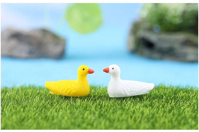 Modeling Animals Yellow Seagull Anime Figure Resin Cartoon Landscape Ornaments Creative Crafts Pendant Materials Figma Gifts - 描述图 1