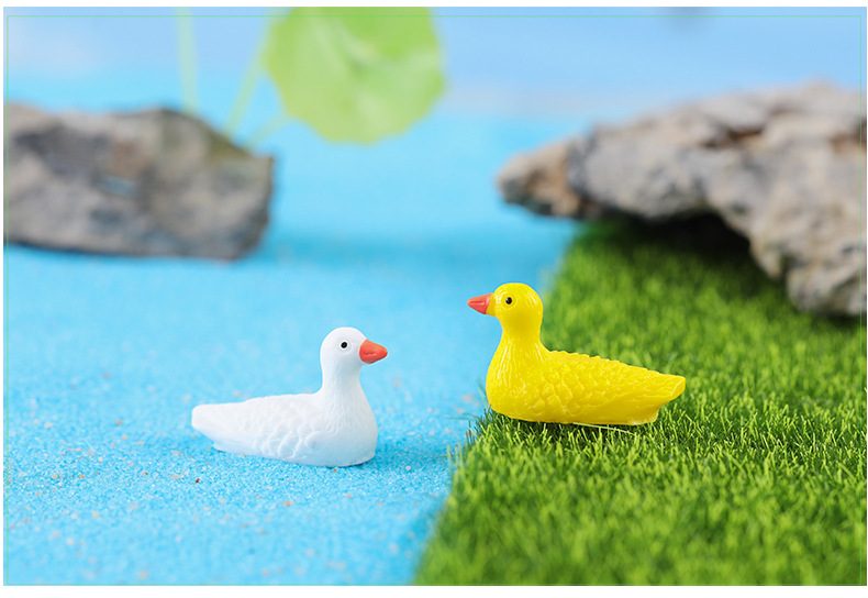Modeling Animals Yellow Seagull Anime Figure Resin Cartoon Landscape Ornaments Creative Crafts Pendant Materials Figma Gifts - 描述图 2