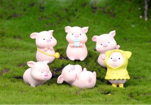 Happy Pink Pig Figurine Cartoon Animal Model Moss Landscape Resin Craft Home Decor Miniature Fairy Garden Decoration Accessories Wholesale Price Fairy Garden Supply