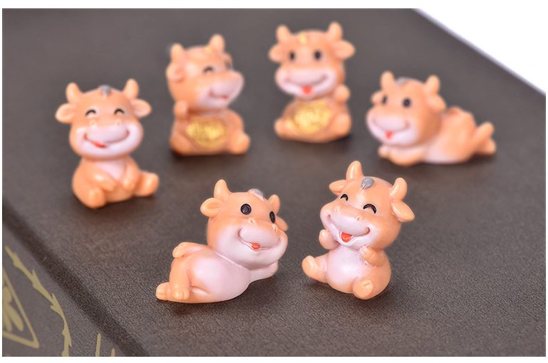 Miniture Fairy Garden Accessories Supplies Resin Cattle Kids Toys Pot Bonsai Miniature Garden Terrariums Fairy Garden Animals Ox Figurine Kits Items Car Interior Decoration Cartoon Table Ornaments - 描述图 3