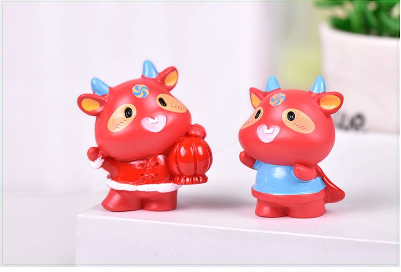 Miniture Fairy Garden Accessories Supplies Cartoon Resin Red Cattle Kids Toys Pot Bonsai Miniature Garden Terrariums Fairy Garden Animals Ox Figurine Kits Items Car Interior Decoration Table Ornaments - 描述图 3