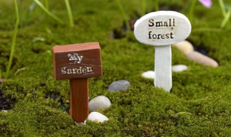 Fairy Garden Signpost Miniature Garden Guideboard Fairy Garden Ornament Doll Diy Assemble Toys Plant Pot Terrariums Bonsai Decor Road Signs Fairy Garden Accessories - 描述图 1