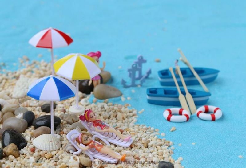 Mini Fairy Garden Boat Resin Figurines Terrariums Miniature Garden Bonsai Fairy Garden Decoration Artificial Sunshade Beach Chair Boat Anchor Life Buoy Girl Doll Seascape Fish Tank Diy Home Fairy Garden Accessories Aquarium - 描述图 1