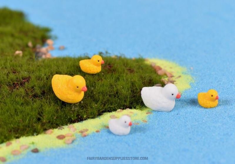 Terrariums Fairy Garden Mini Cute Little Yellow Duck Resin Crafts For Home Plants Decoration Miniature Dollhouse Bonsai Fairy Garden Ornaments Diy Aquarium Fairy Garden Accessories Yellow Duck Resin Crafts Doll Toys - 描述图 2
