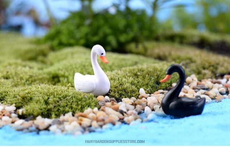 Pot Bonsai Fairy Garden Black White Swan Miniature Figurine Cartoon Love Ducks Decoration Mini Terrariums Fairy Garden Animals Statue Home Desk Kids Room Ornaments - 描述图 2