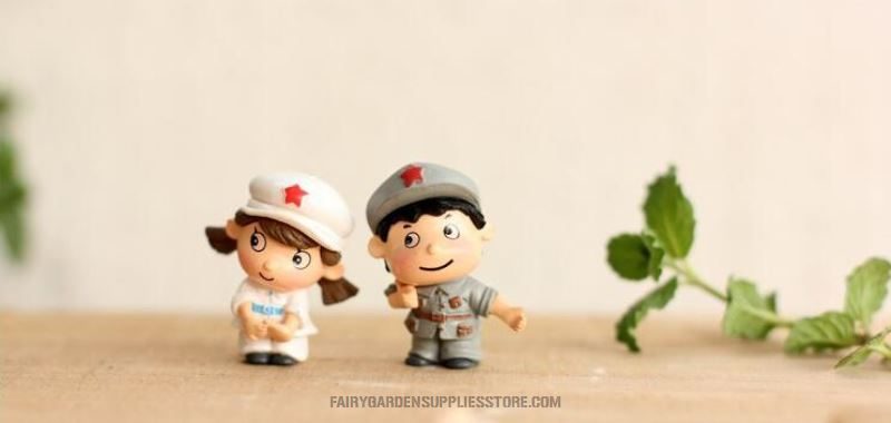 Pot Mini Fairy Garden Soldier Cute Lover Figurine Sweety Couple Miniature Bonsai Ornament Decoration Indoor Fairy Garden Cartoon Character Room Table Decor - 描述图 2
