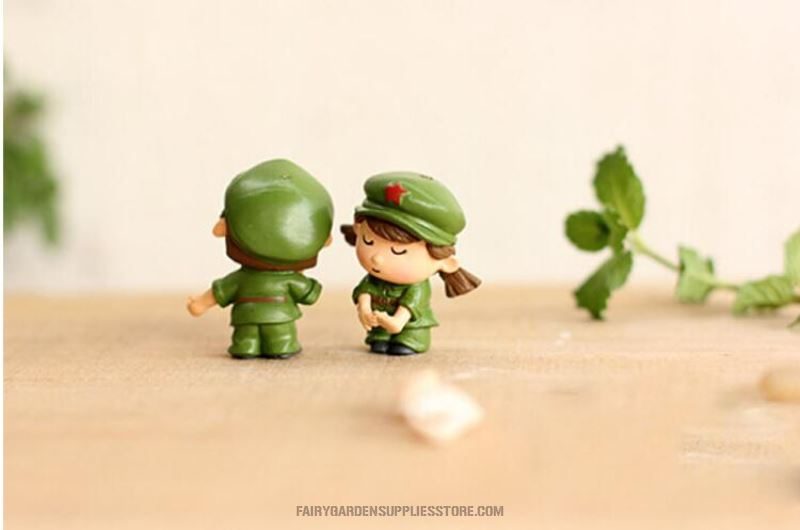 Pot Mini Fairy Garden Soldier Cute Lover Figurine Sweety Couple Miniature Bonsai Ornament Decoration Indoor Fairy Garden Cartoon Character Room Table Decor - 描述图 3