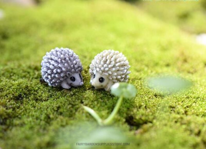 Mini Fairy Garden Hedgehog Diy Miniatures Terrarium Figurines Mini Garden Decoration Hedgehog Fairy Garden Chair Craft Decoration Resin Garden Ornament Cute Animal - 描述图 2