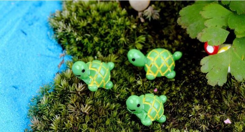 Cute Mini Fairy Garden Tortoise Micro Landscape Animals Miniature Garden Ecology Bottle Green Small Tortoise Doll Figurine Diy Landscaping Essential Moss Terrarium House Home Desktop Succulents Decor - 描述图 2