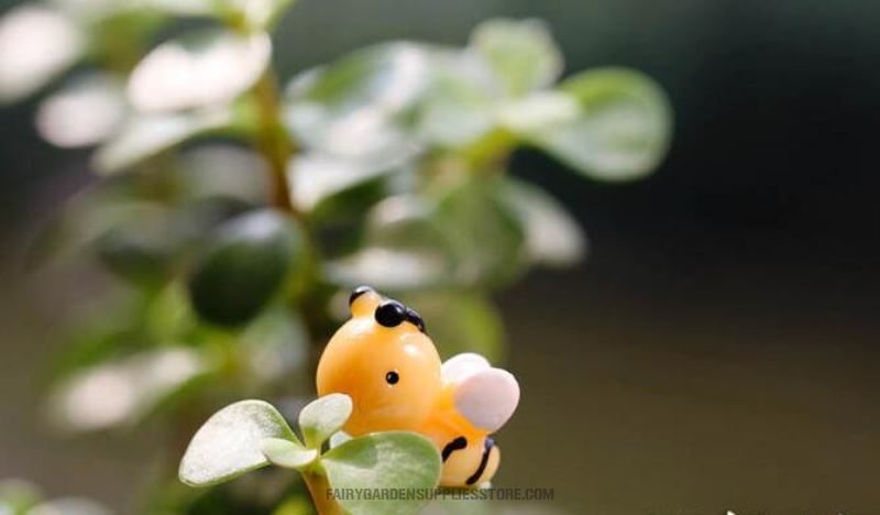 Cute Moss Mini Fairy Garden Honey Bee Figurine Micro Landscape Miniature Garden Pot Bonsai Fairy Garden Ornament Cartoon Small Bees Terrariums Diy Assemble Resin Small Animals Children Toys - 描述图 4