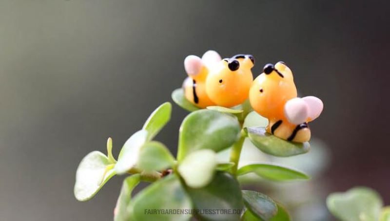 Cute Moss Mini Fairy Garden Honey Bee Figurine Micro Landscape Miniature Garden Pot Bonsai Fairy Garden Ornament Cartoon Small Bees Terrariums Diy Assemble Resin Small Animals Children Toys - 描述图 5