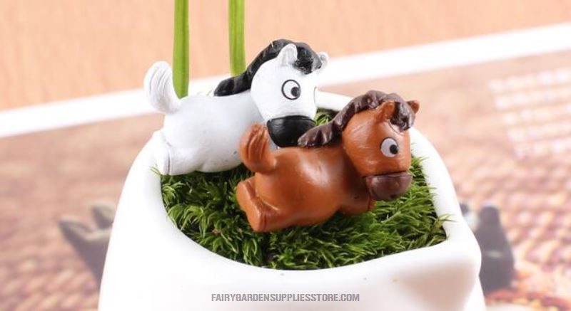 Mini Fairy Garden Resin Horse Micro Landscape Pot Bonsai Miniature Garden Fairy Garden Ornament Small Horses Doll Terrariums Fairy Garden Decoration Cute Fairy Garden Accessories Toys - 描述图 4