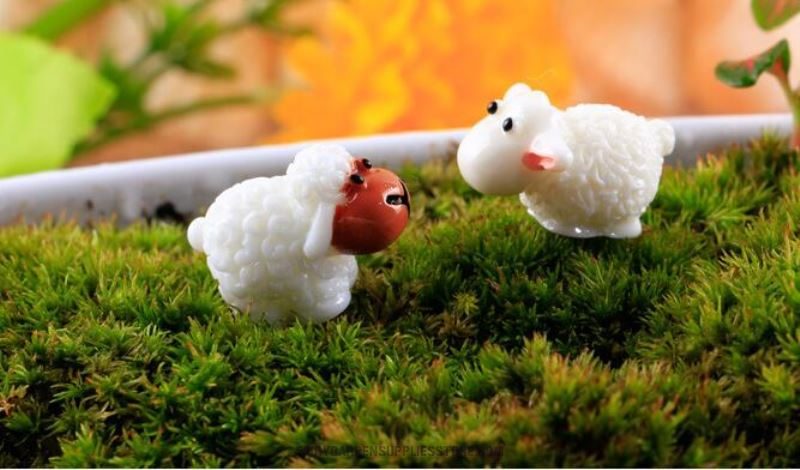 Lovers Ssheep Statue White Sheep Figurine Small Sheep Metoo Shaun Sheep Moss Fairy Garden Animals Micro Landscape Miniature Garden Fairy Garden Decoration Wholesale Fairy Garden Accessories Supplies Resin Fairy Garden Ornament - 描述图 1