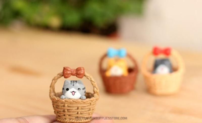 Basket Chis Cats Small Pet Cat Mini Fairy Garden Supplies Pot Bonsai Micro Landscape Terrariums Miniature Garden Indoor Fairy Garden Decoration Animals Wholesale Fairy Garden Accessories Supplies - 描述图 1