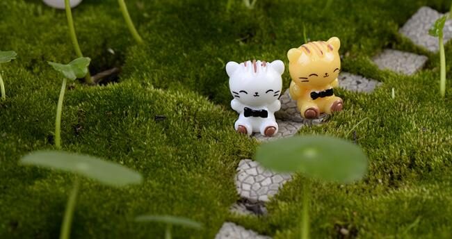 Mini Fairy Garden Accessories Supplies Pot Bonsai Animals Micro Landscape Miniature Garden Resin Terrariums Fairy Garden Decoration Two Color Small Cats Kids Gift Doll - 描述图 3