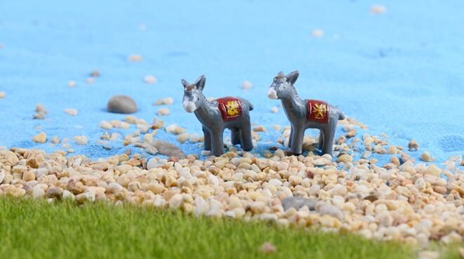 Moss Fairy Garden Animals Model Pot Bonsai Micro Landscape Miniature Garden Decorate Terrariums Fairy Garden Decoration Wholesale Fairy Garden Accessories Supplies Aquarium Landscaping Cartoon Small Donkey Toys - 描述图 3