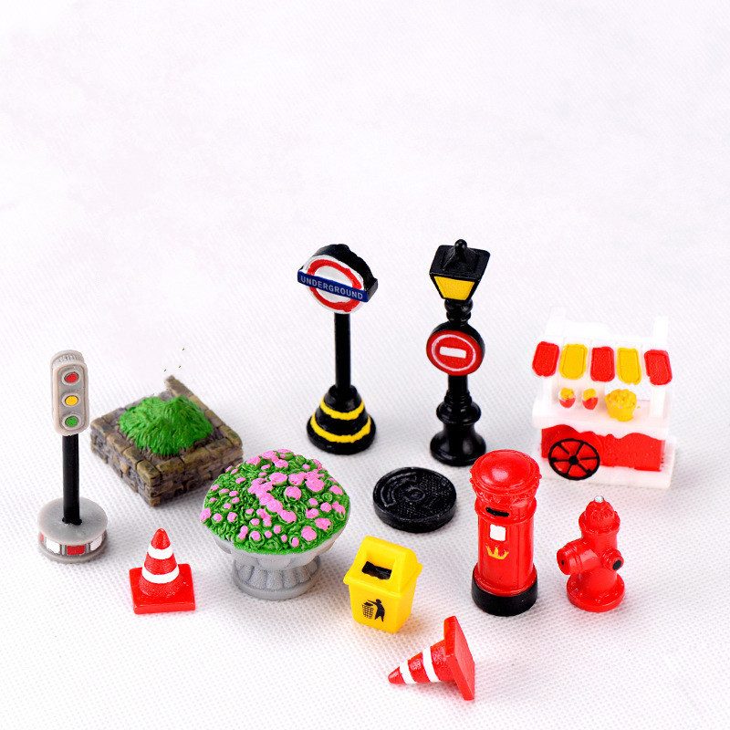 11pcsset-Resin-Cartoon-Indicating-Street-Light-Anime-Figure-Potted-Plant-Assembly-Small-Ornaments-DIY-Craft-Material-Figma-Toys-4000087707647