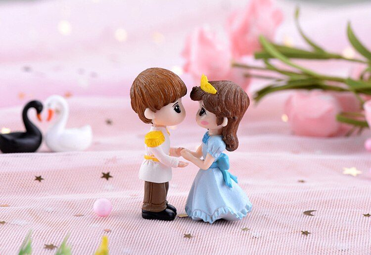 2pcs-Wedding-Prince-Princess-Lover-figurine-cartoon-character-fairy-garden-home-miniature-ornament-desk-decoration-DIY-accessory-4000182791146