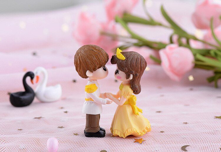 2pcs-Wedding-Prince-Princess-Lover-figurine-cartoon-character-fairy-garden-home-miniature-ornament-desk-decoration-DIY-accessory-4000182791146