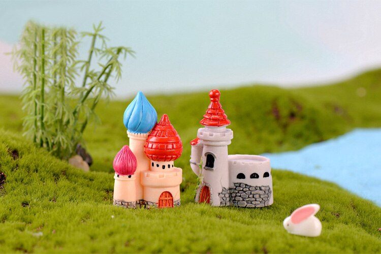 Fairy-tale-Castle-Model-Resin-Crafts-Palace-Miniature-cartoon-Figures-Mini-Garden-Cake-decoration-accessories-toys-Kids-Gift-32965943110