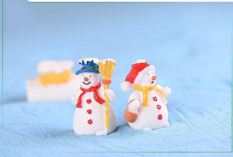 4PCS-Miniature-Snowman-Model-Couple-Models-Can-DIY-Christmas-Decorations-and-Family-Daily-Ornaments-with-Mossy-Snow-Scenes-Cute-4001238922812