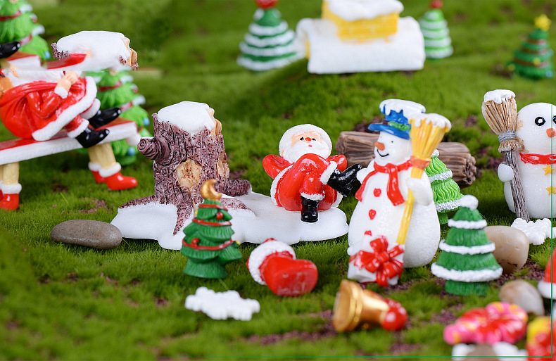 4PCS-Miniature-Snowman-Model-Couple-Models-Can-DIY-Christmas-Decorations-and-Family-Daily-Ornaments-with-Mossy-Snow-Scenes-Cute-4001238922812