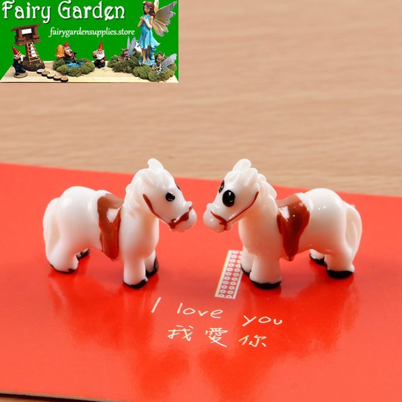 Indoor Mini Container Fairy Garden Kits Supplies Micro Landscape Miniature Garden Ecology Bottle Fairy Garden Ornament Lovely Mini White Horses Terrariums Wholesale Fairy Garden Accessories