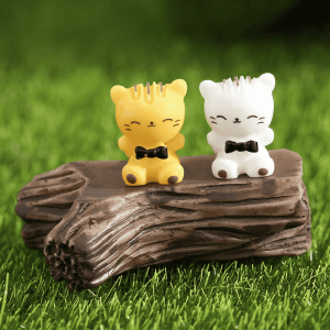 Mini Fairy Garden Accessories Supplies Pot Bonsai Animals Micro Landscape Miniature Garden Resin Terrariums Fairy Garden Decoration Two Color Small Cats Kids Gift Doll