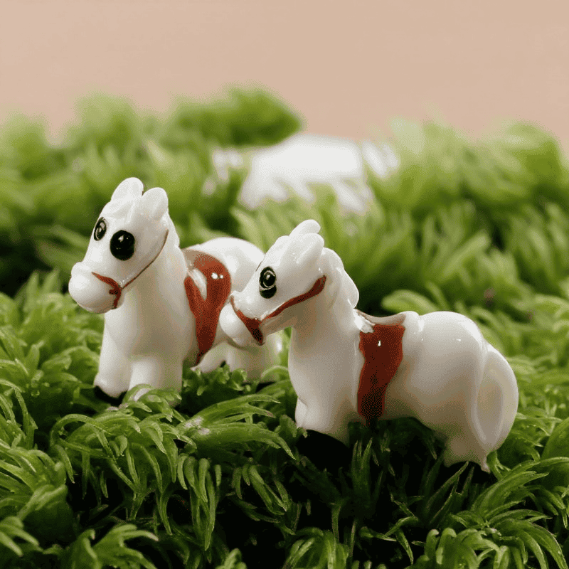 Indoor Mini Container Fairy Garden Kits Supplies Micro Landscape Miniature Garden Ecology Bottle Fairy Garden Ornament Lovely Mini White Horses Terrariums Wholesale Fairy Garden Accessories