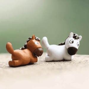 Mini Fairy Garden Resin Horse Micro Landscape Pot Bonsai Miniature Garden Fairy Garden Ornament Small Horses Doll Terrariums Fairy Garden Decoration Cute Fairy Garden Accessories Toys