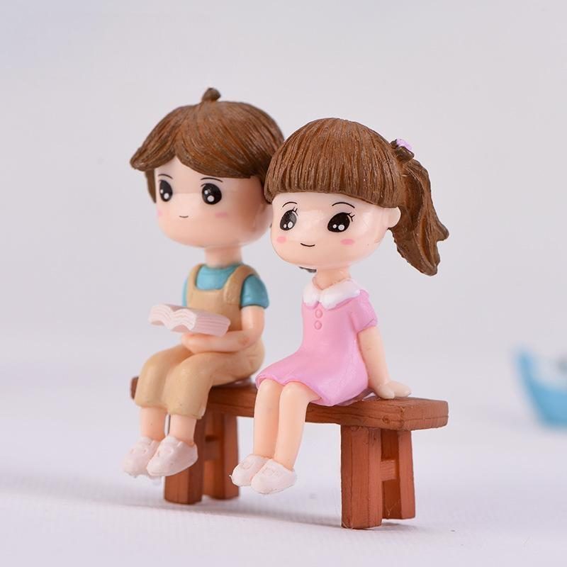 3pcs Couple Boy Girl Chair Lover figurine cartoon character fairy garden home miniature ornament desk decoration accessory Picture from Fairy Garden Supplies 3Pcs Couple Boy Girl Chair Lover Figurine Cartoon Character Fairy Garden Home Miniature Ornament Desk Decoration Accessory Picture From Fairy Garden Supplies
