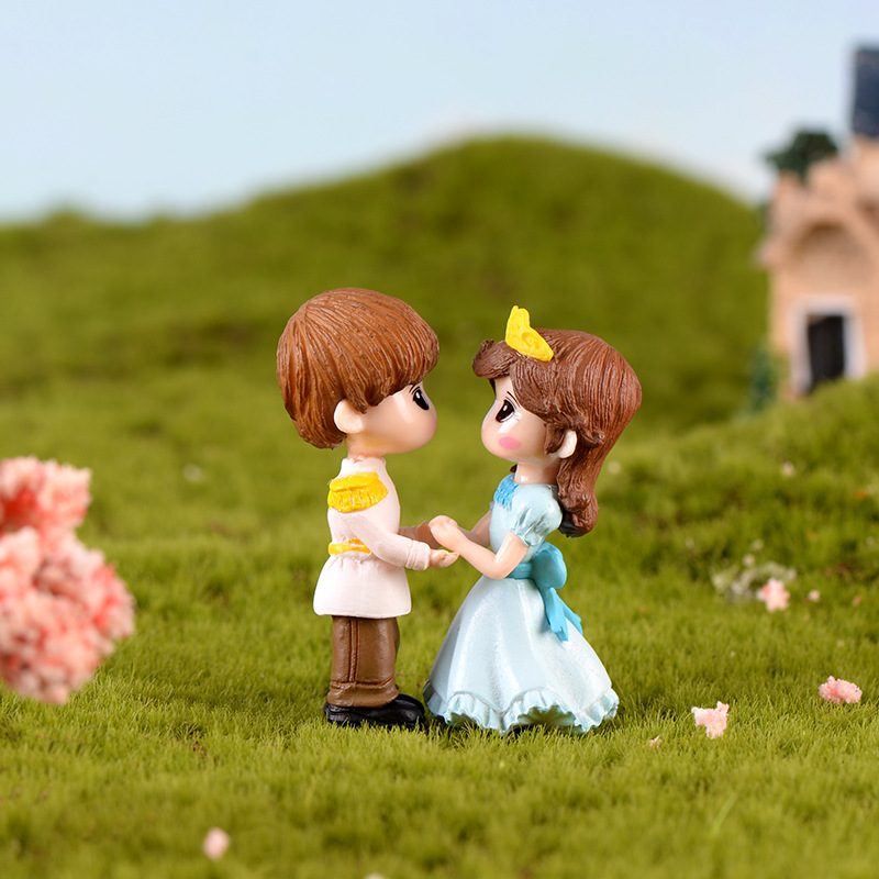 2pcs Wedding Prince Princess Lover figurine cartoon character fairy garden home miniature ornament desk decoration accessory Picture of Fairy Garden Supplies 2Pcs Wedding Prince Princess Lover Figurine Cartoon Character Fairy Garden Home Miniature Ornament Desk Decoration Accessory Picture From Fairy Garden Supplies