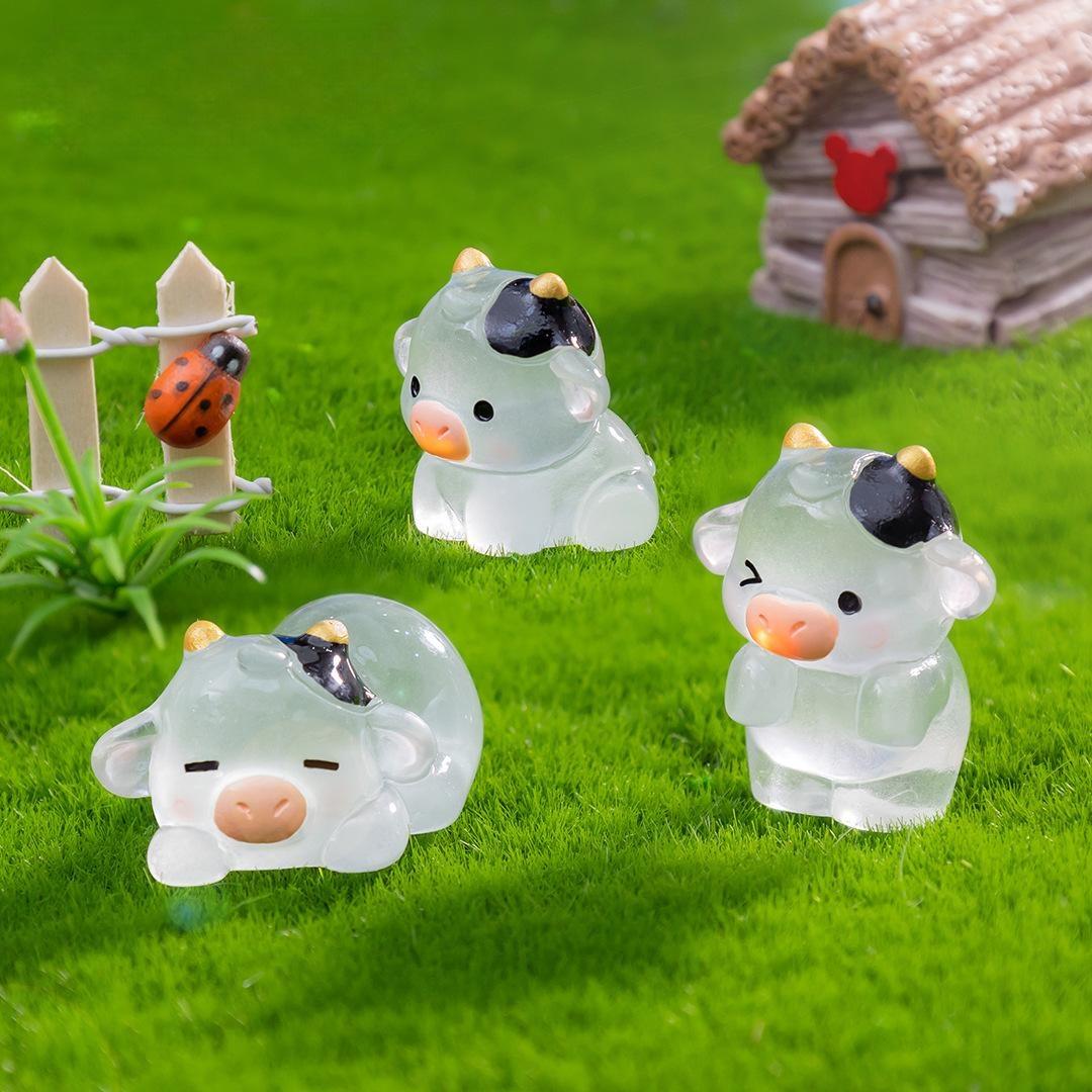 Cute Glow-in-the-dark Cow Resin Mini Figurines Diy Gardening Landscape Accessories For Moss Terrarium Micro Landscape Tiny Tabletop Mini Ornaments Cute Glow-in-the-dark Cow Resin Mini Figurines Diy Gardening Landscape Accessories For Moss Terrarium Micro Landscape Tiny Tabletop Mini Ornaments