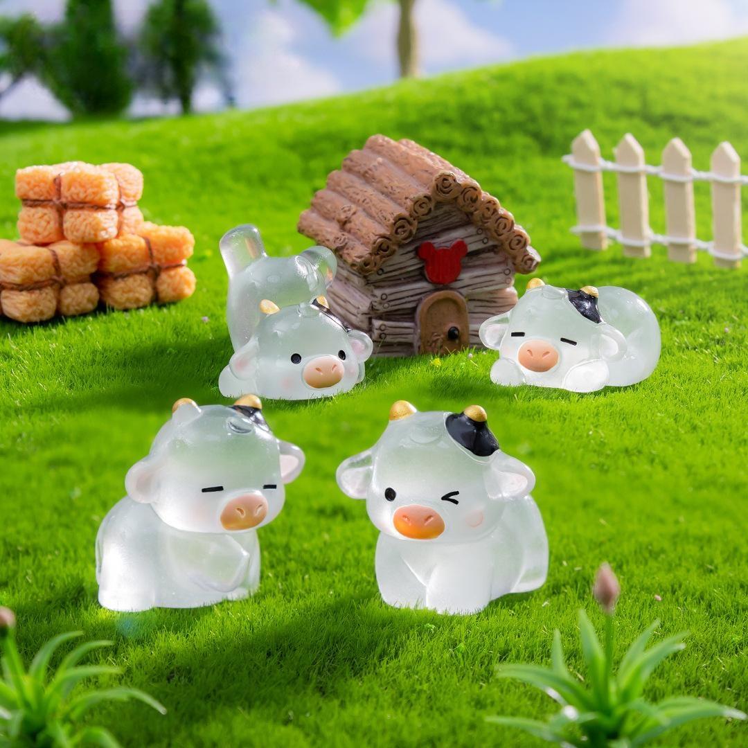 Cute Glow-in-the-dark Cow Resin Mini Figurines Diy Gardening Landscape Accessories For Moss Terrarium Micro Landscape Tiny Tabletop Mini Ornaments Cute Glow-in-the-dark Cow Resin Mini Figurines Diy Gardening Landscape Accessories For Moss Terrarium Micro Landscape Tiny Tabletop Mini Ornaments